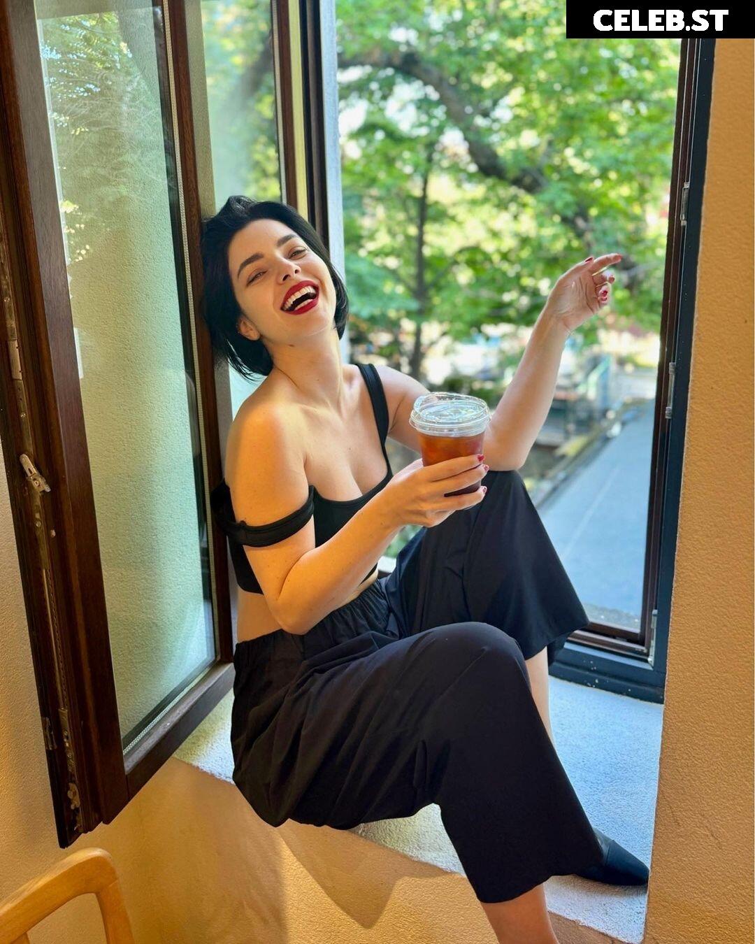 Merve Bolugur Image 681446
