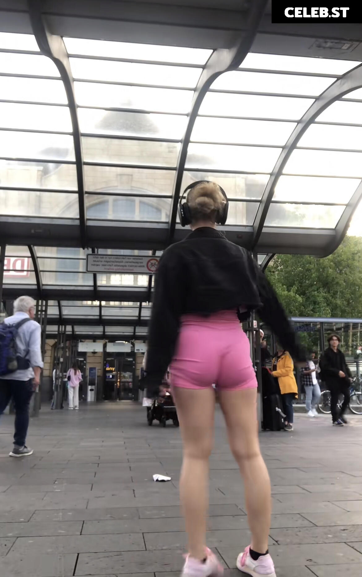 Sara Oliwia Image 681194