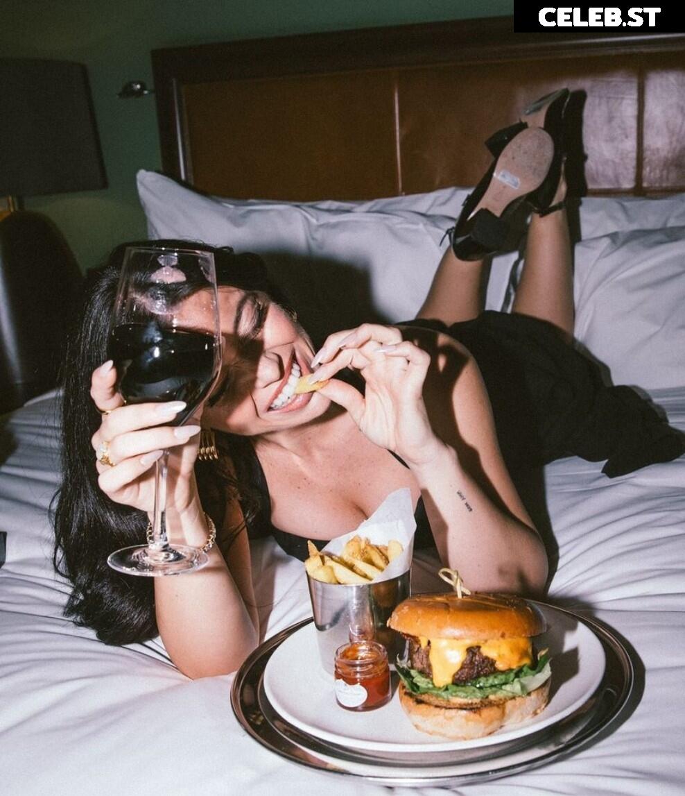 Tabitha Swatosh Image 699248