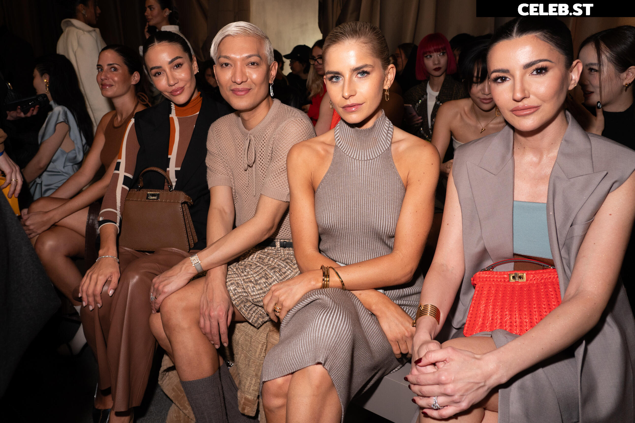 Caro Daur Image 699020