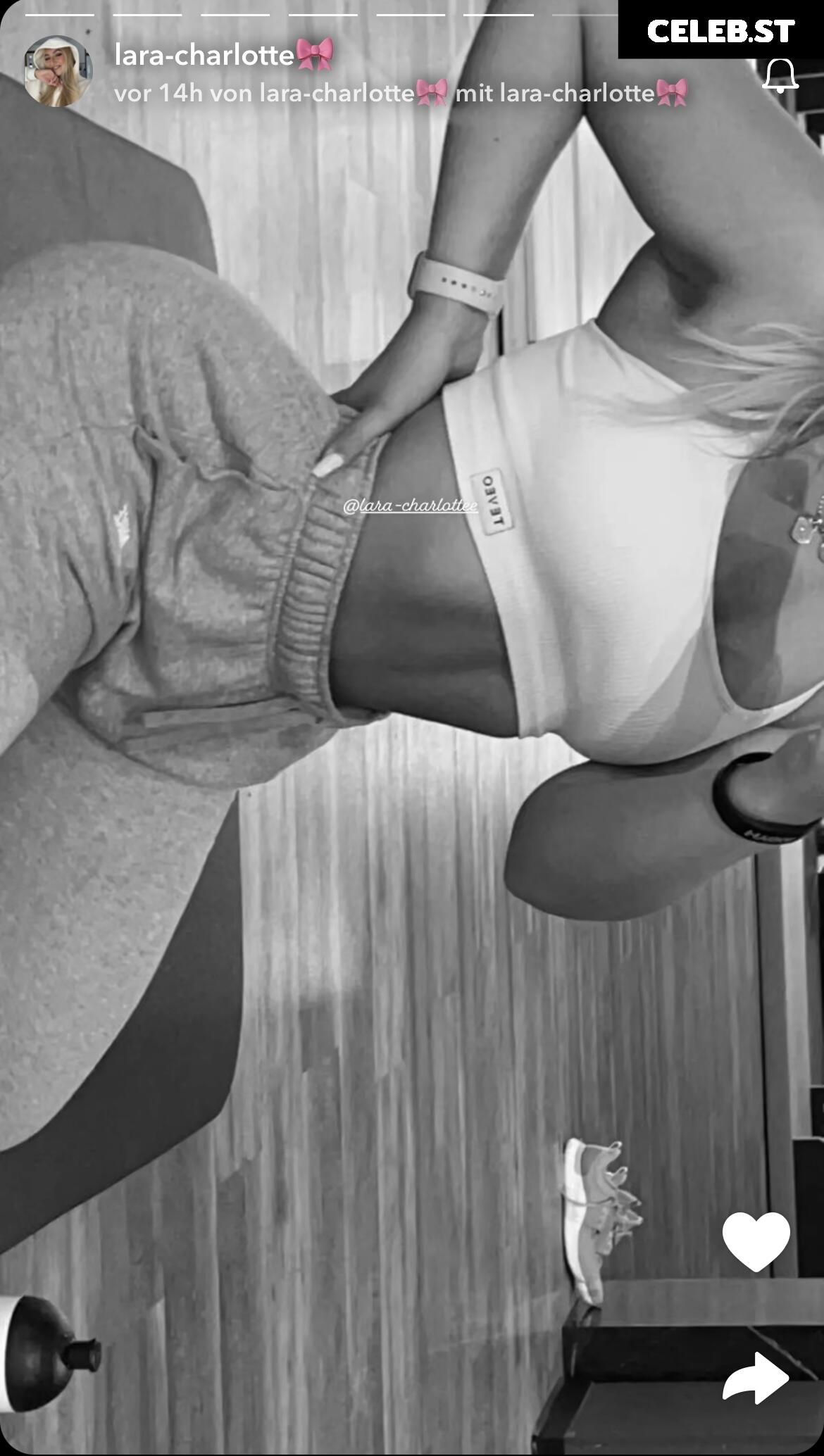 Lara-Charlottee Image 695118