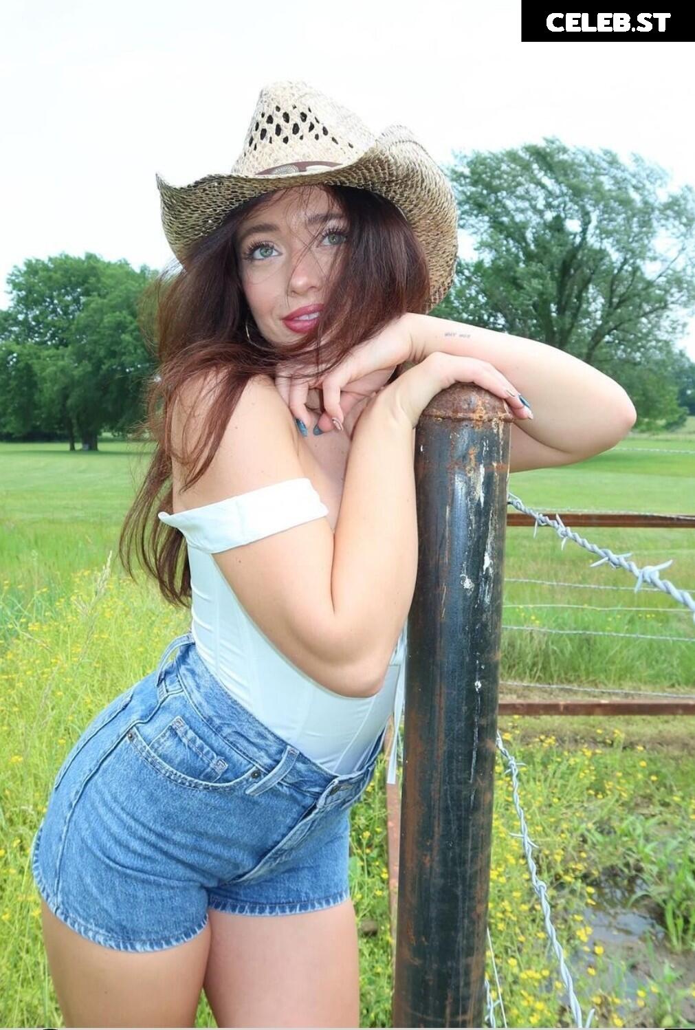 Tabitha Swatosh Image 695363