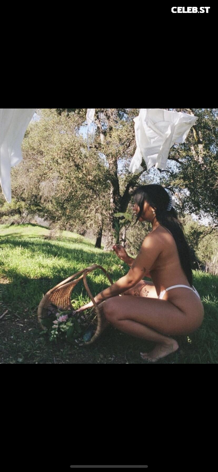 Claudia Tihan Image 693715