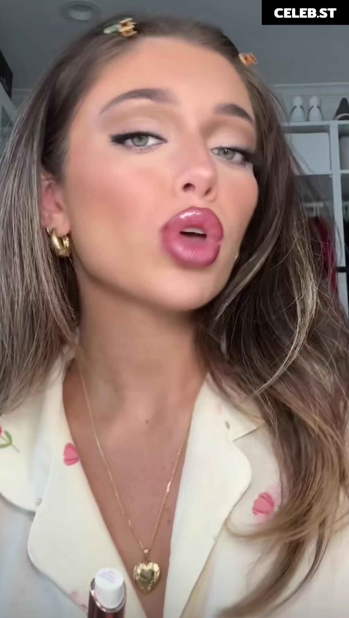 Tabitha Swatosh Image 692583