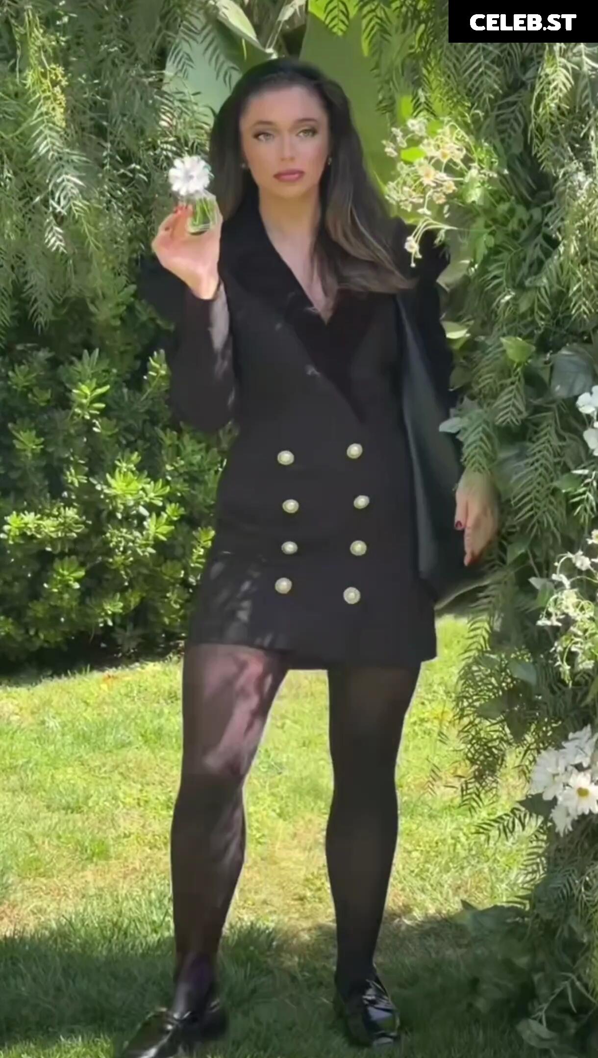 Tabitha Swatosh Image 692622