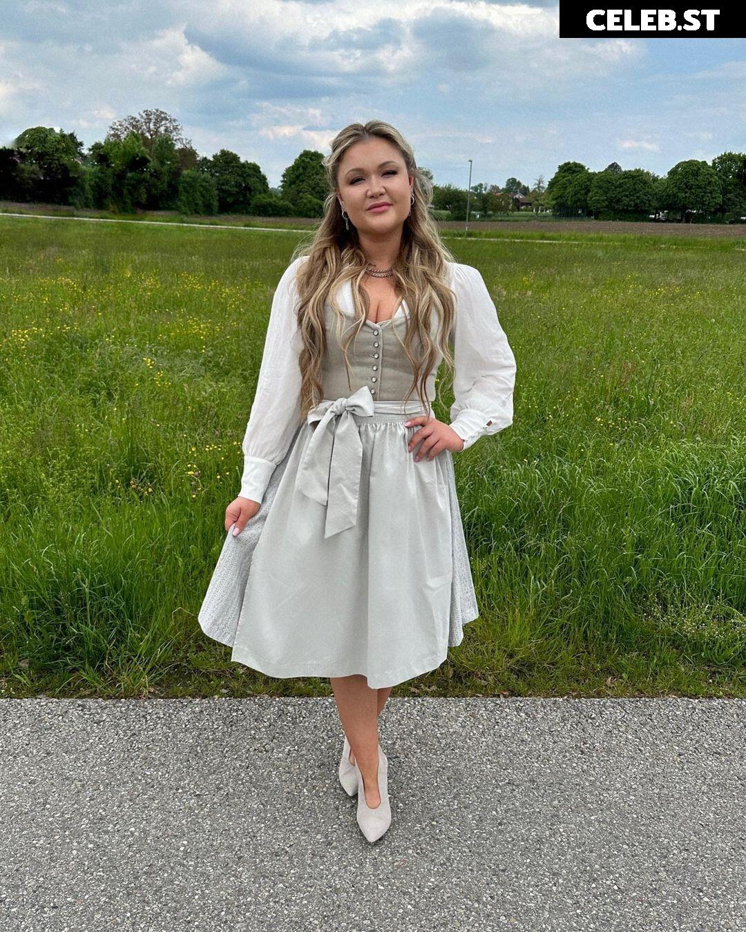 Sophia Thiel Image 649868
