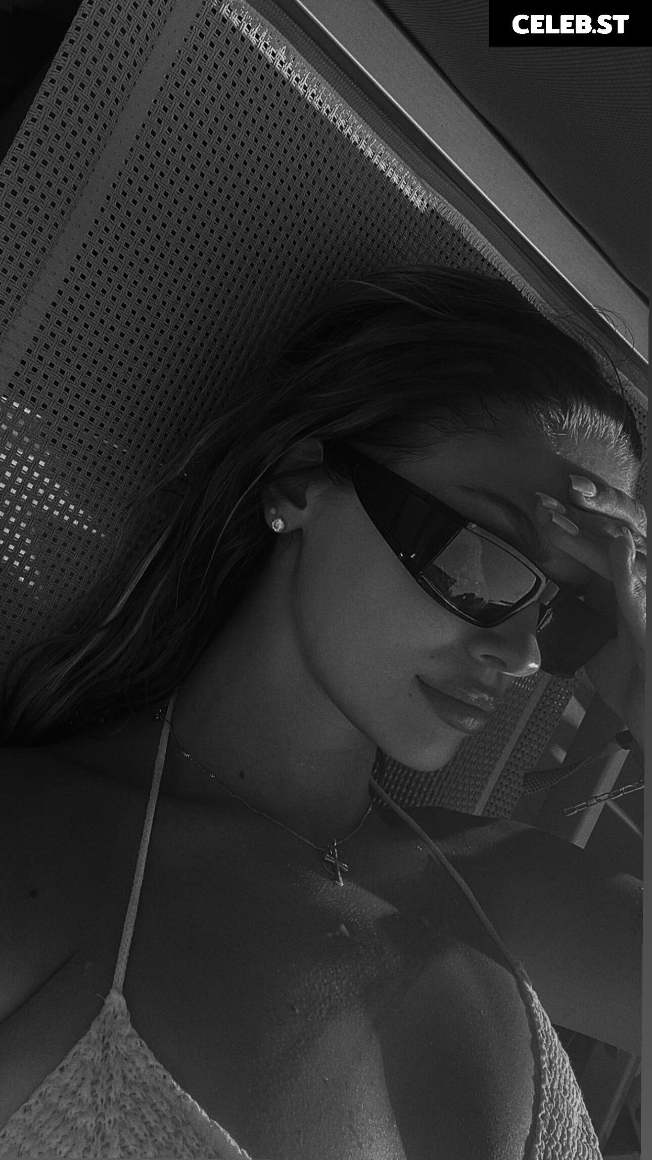 Melaniethrr Image 648210
