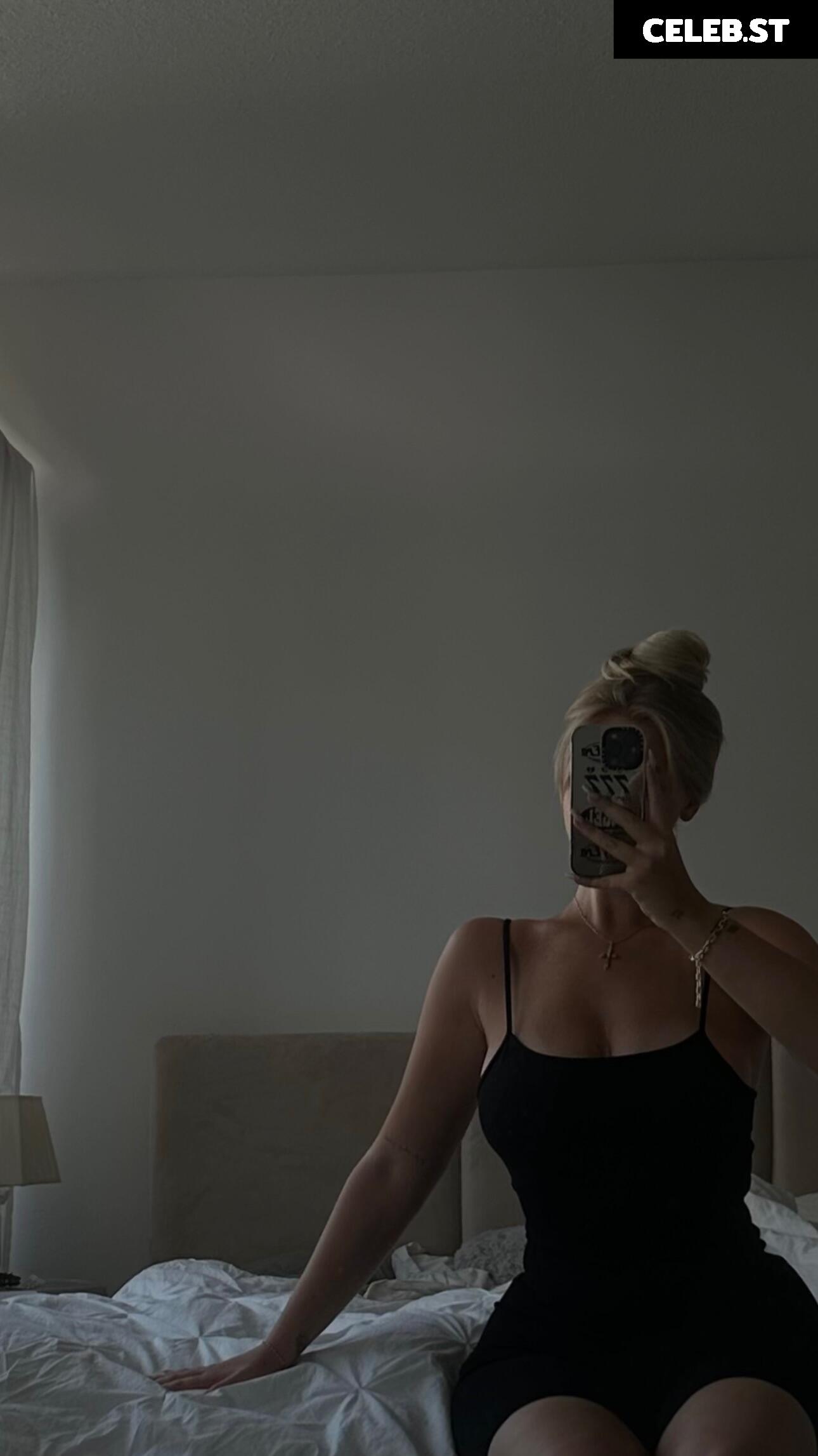 Melaniethrr Image 647727