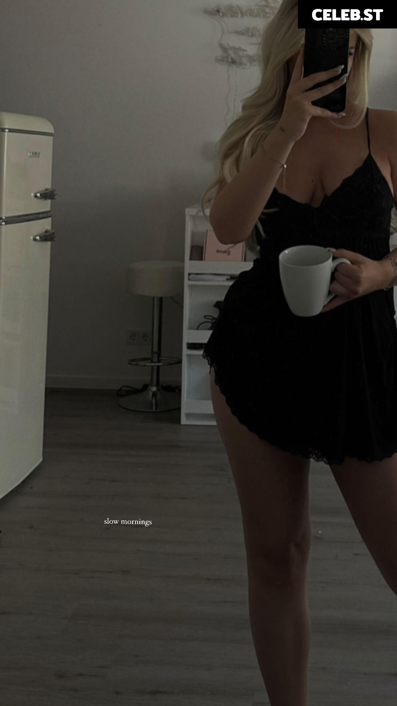 Melaniethrr Image 647111