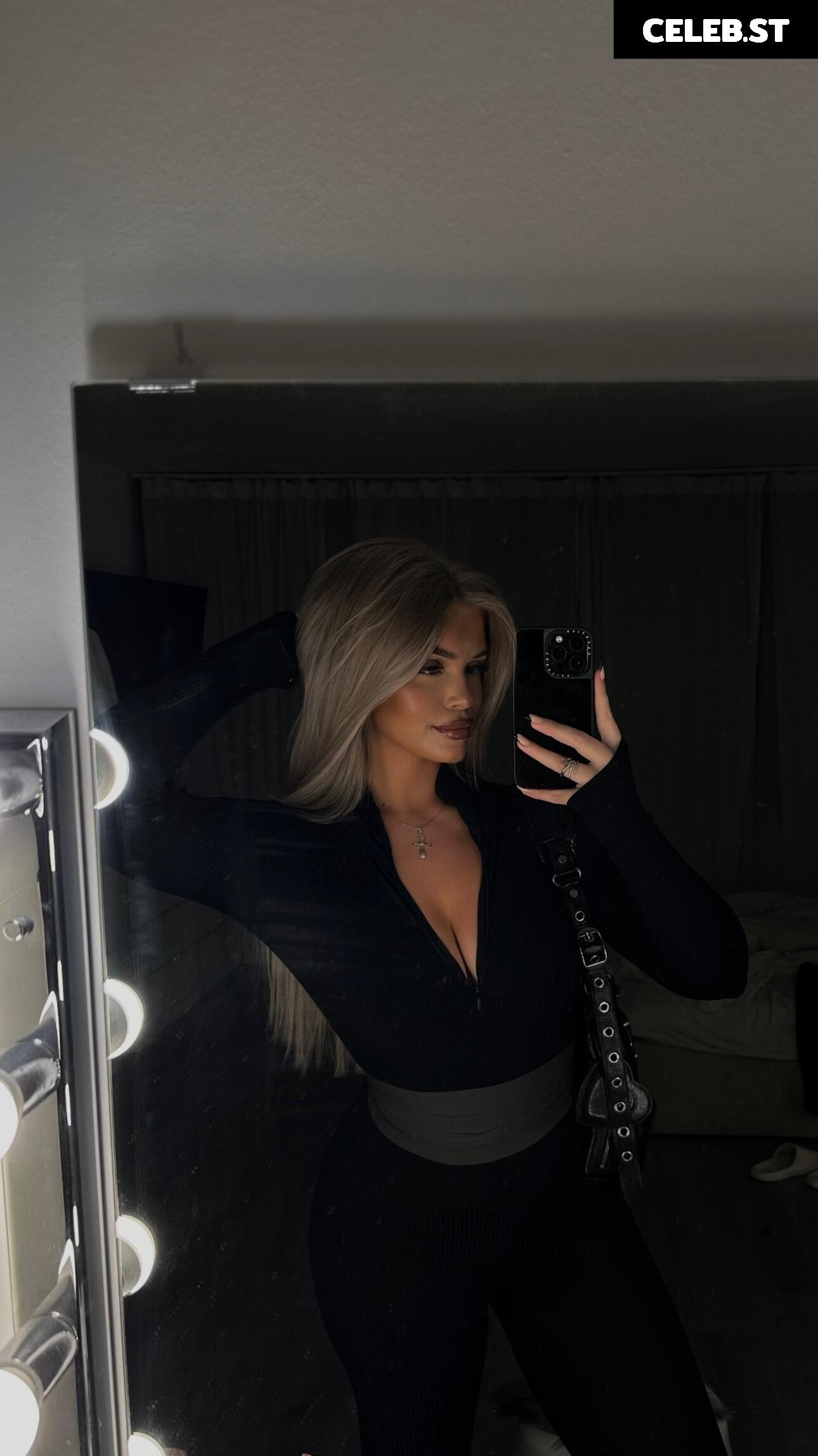 Melaniethrr Image 647343