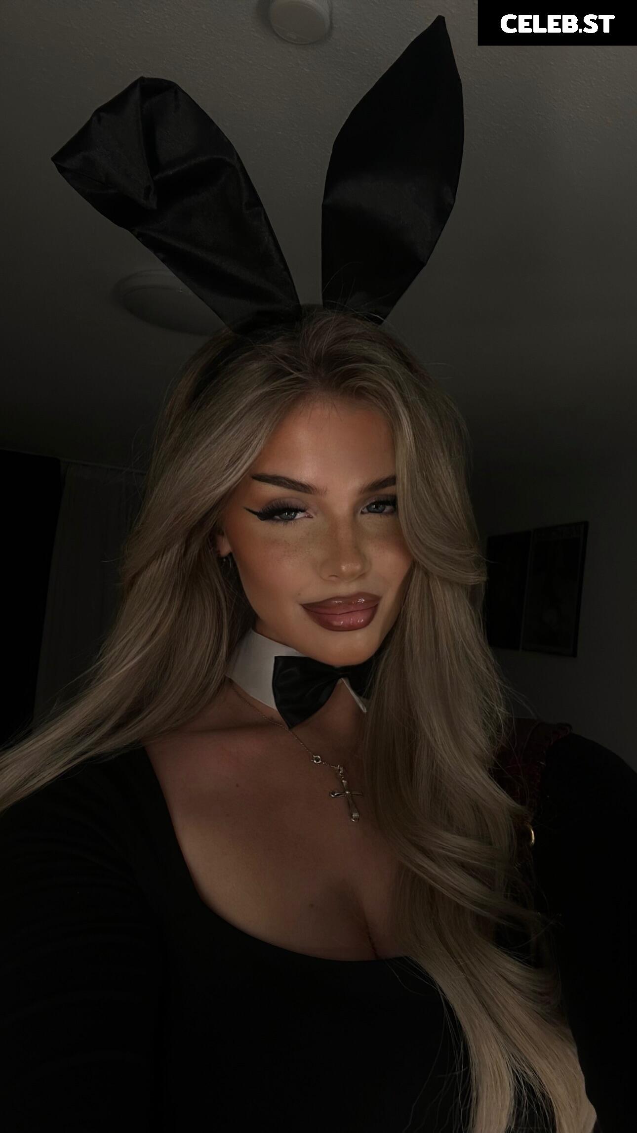 Melaniethrr Image 647917