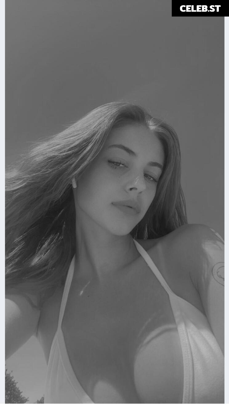 Eva Cudmore Image 646401