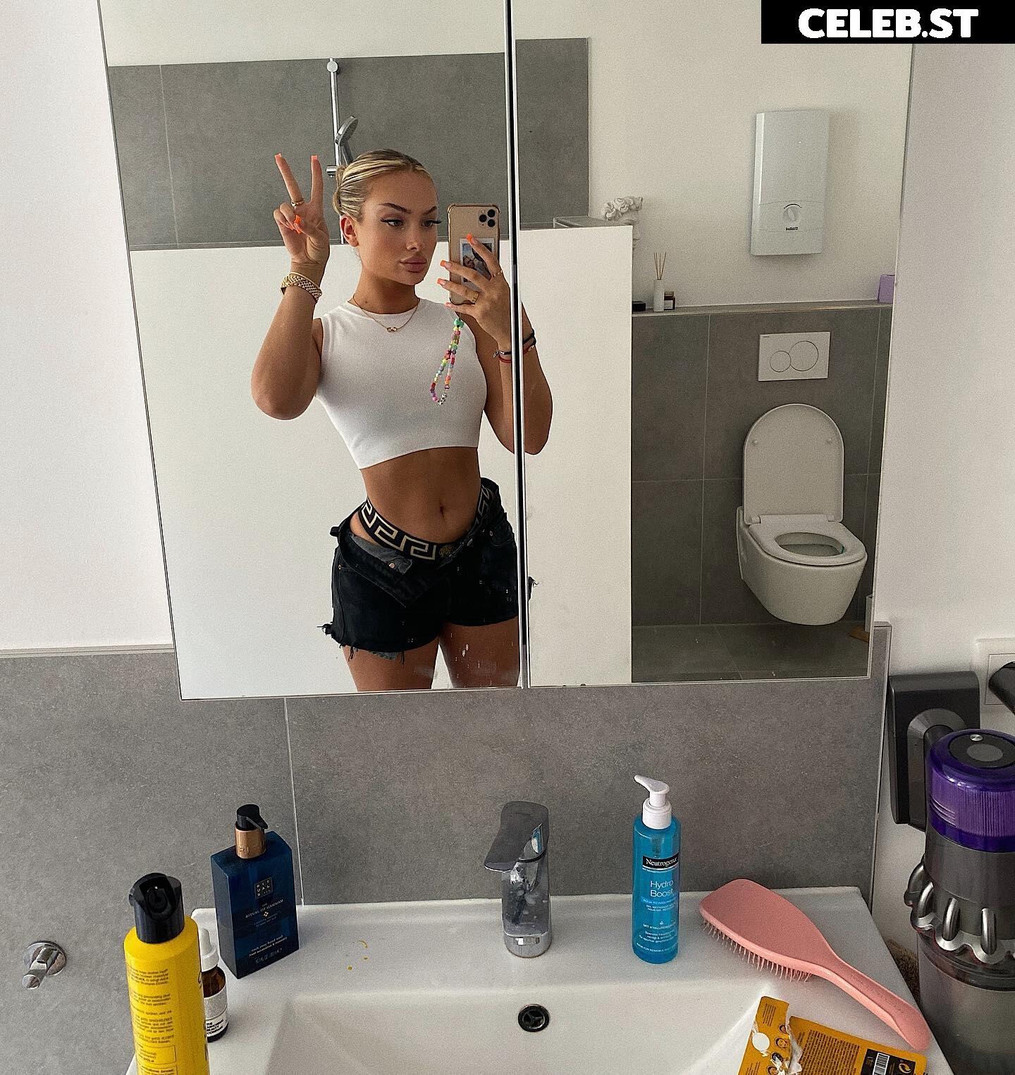 Luna Rabea Image 646950