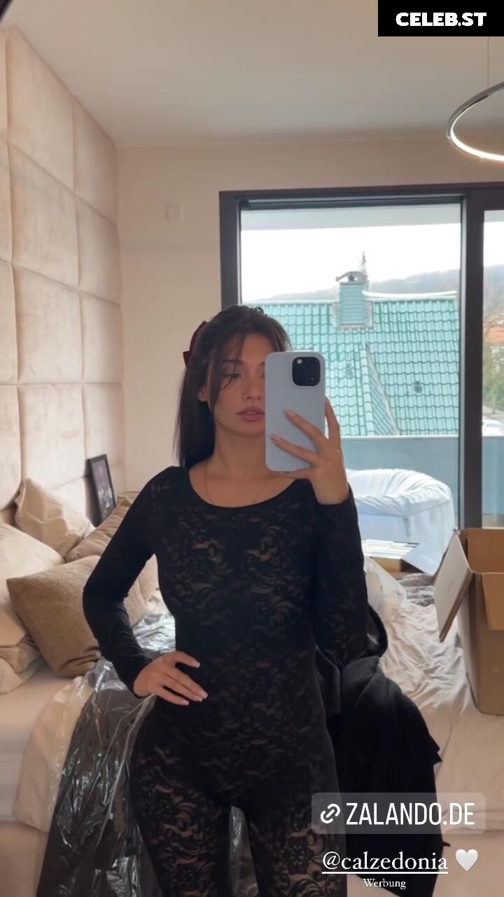 Paola Maria Image 643910