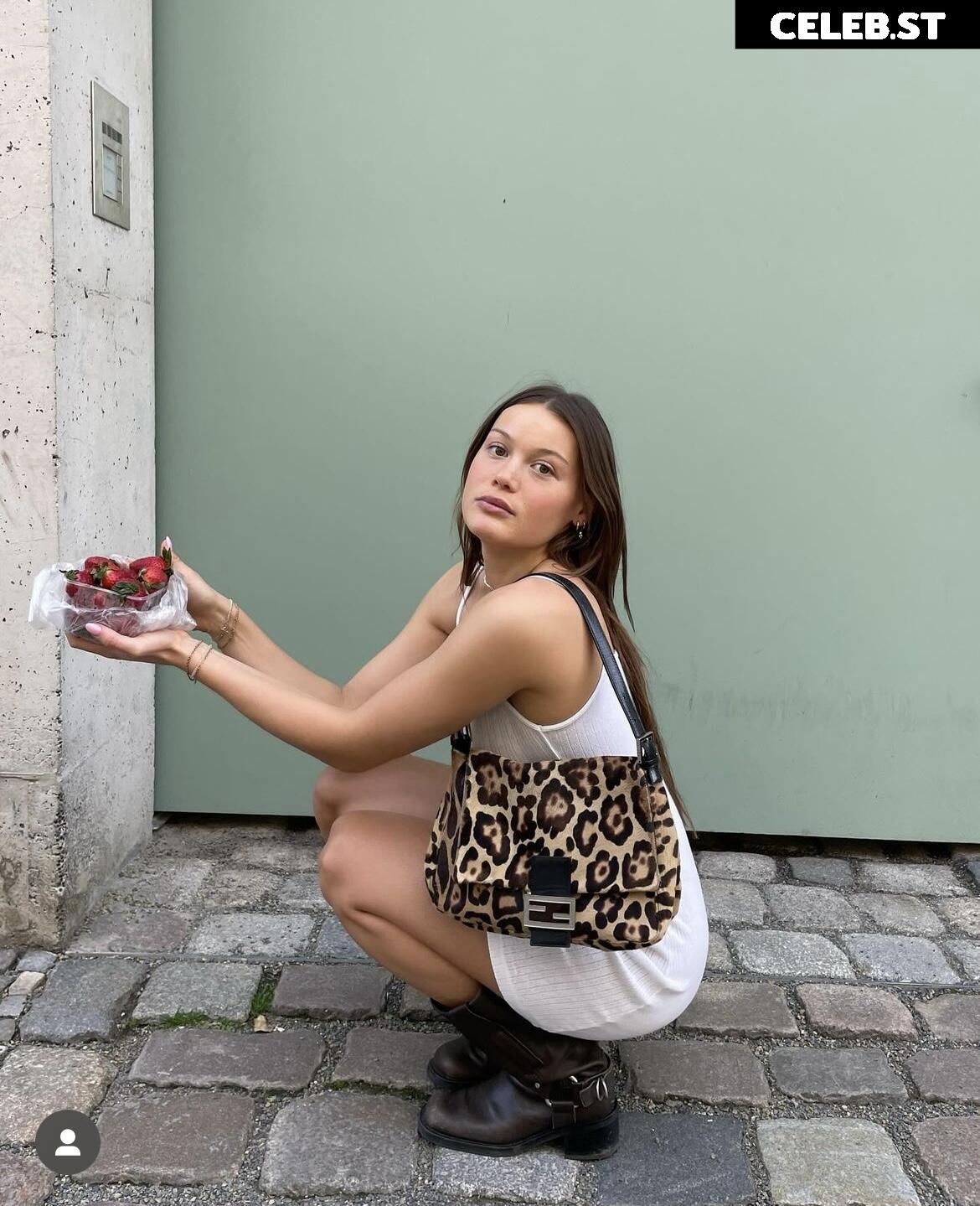 Karlotta Emilie Henke Image 642276