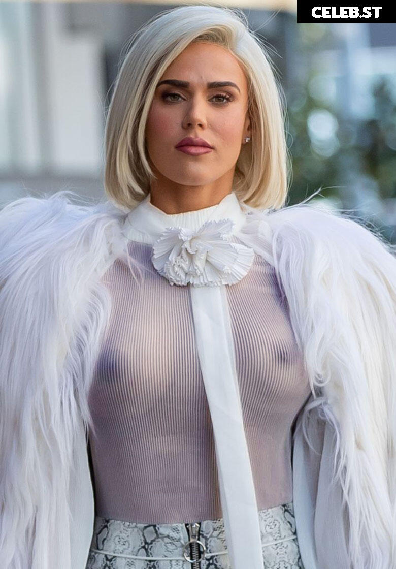 CJ Perry aka Lana Image 658633