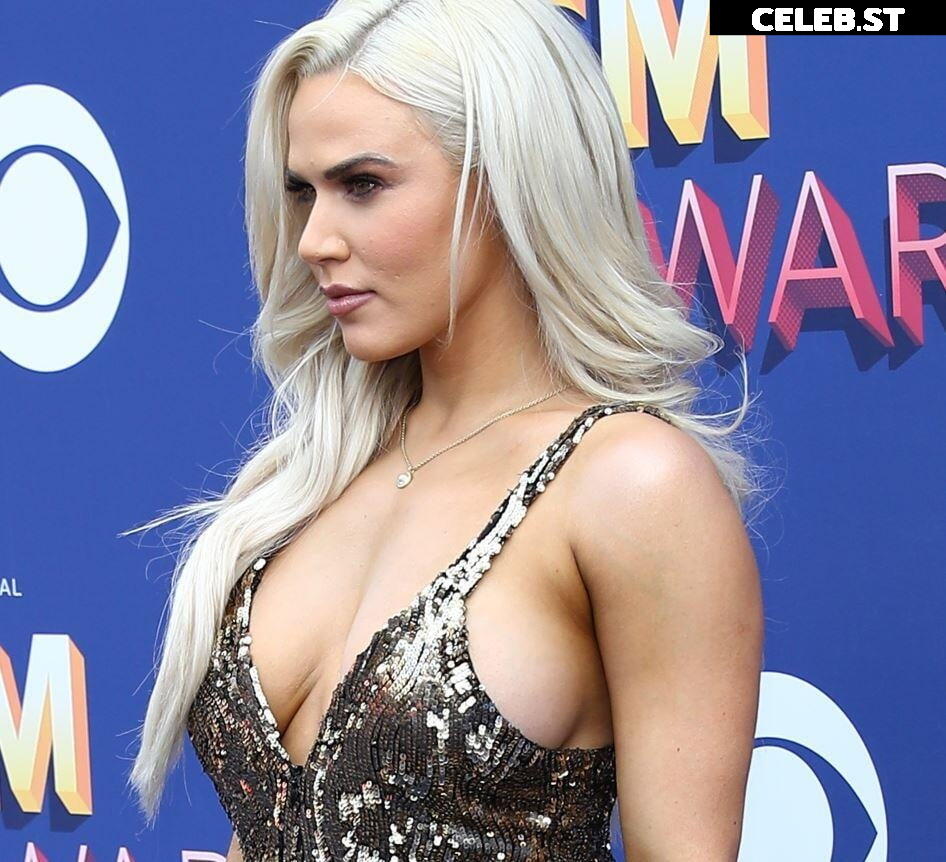 CJ Perry aka Lana Image 658248