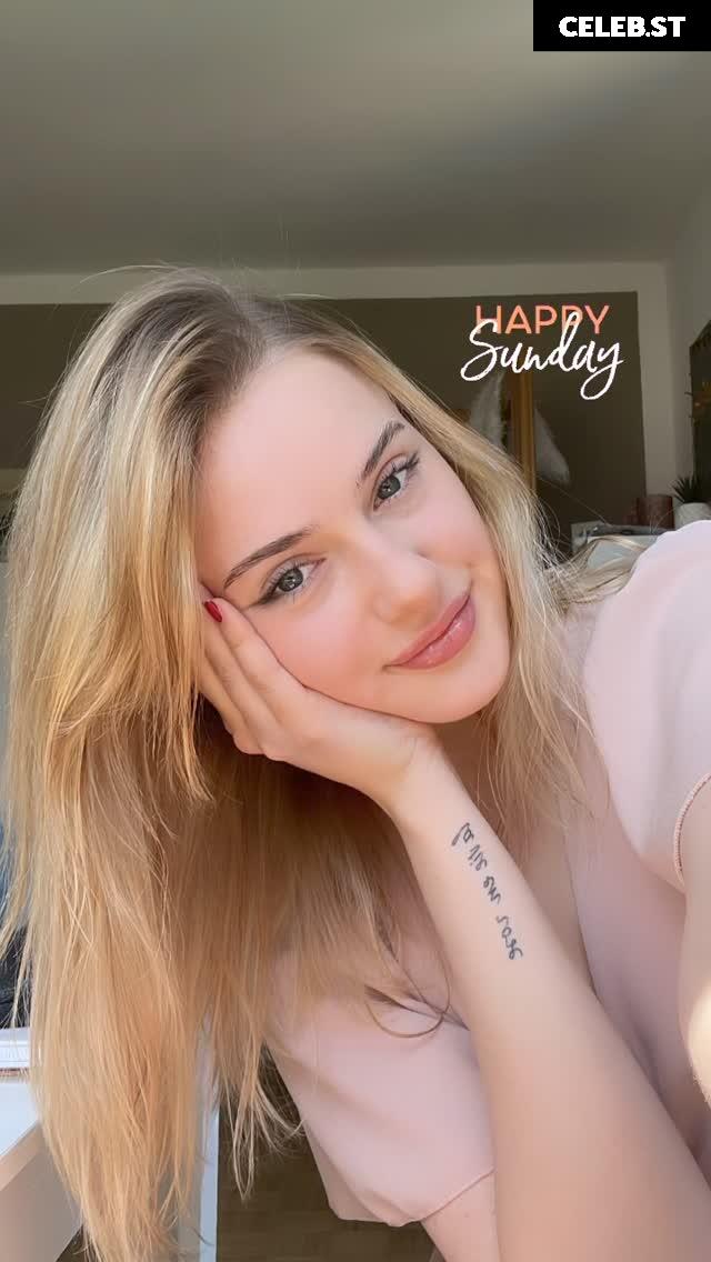 Adriana Burova Image 657375