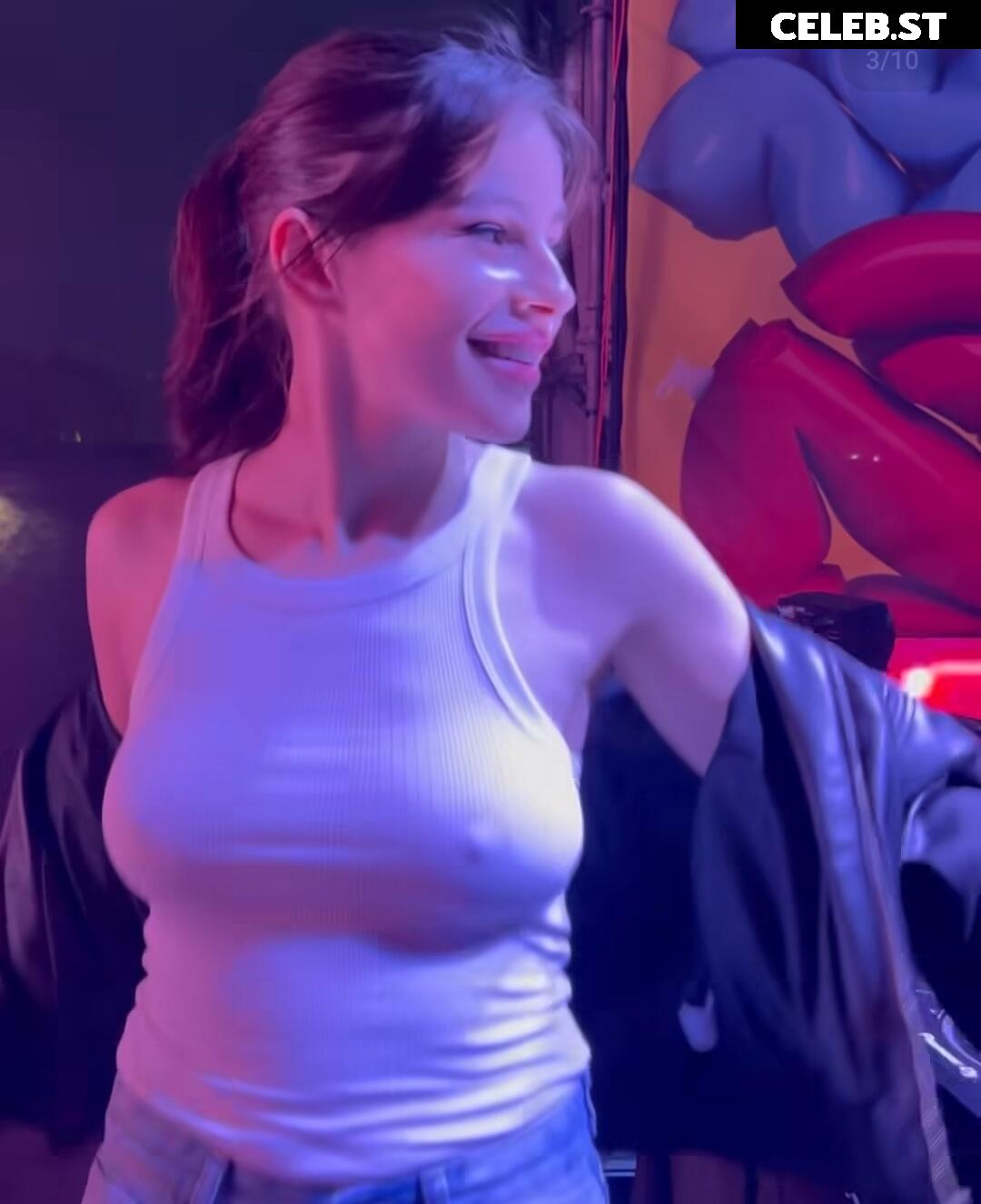 Anfisa Letyago Image 656553