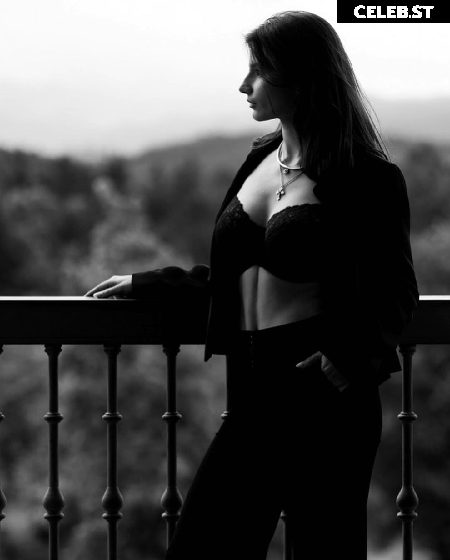 Anna Arevalo Image 656193