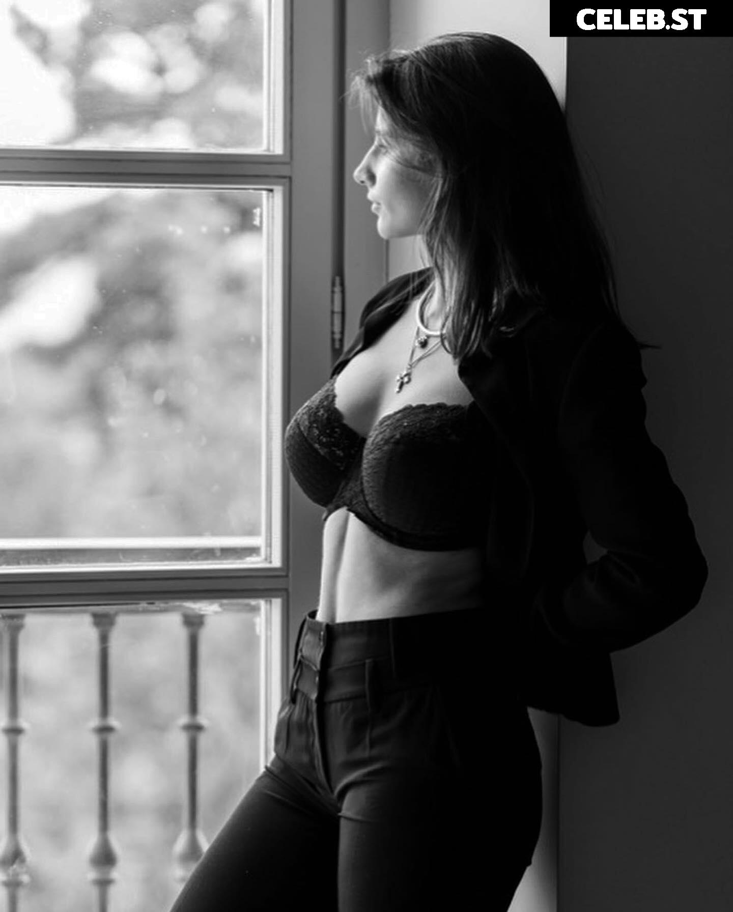 Anna Arevalo Image 656069