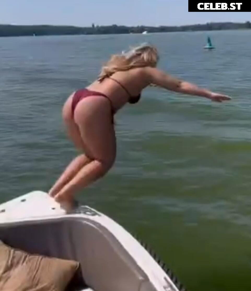 Sophia Thiel Image 655236