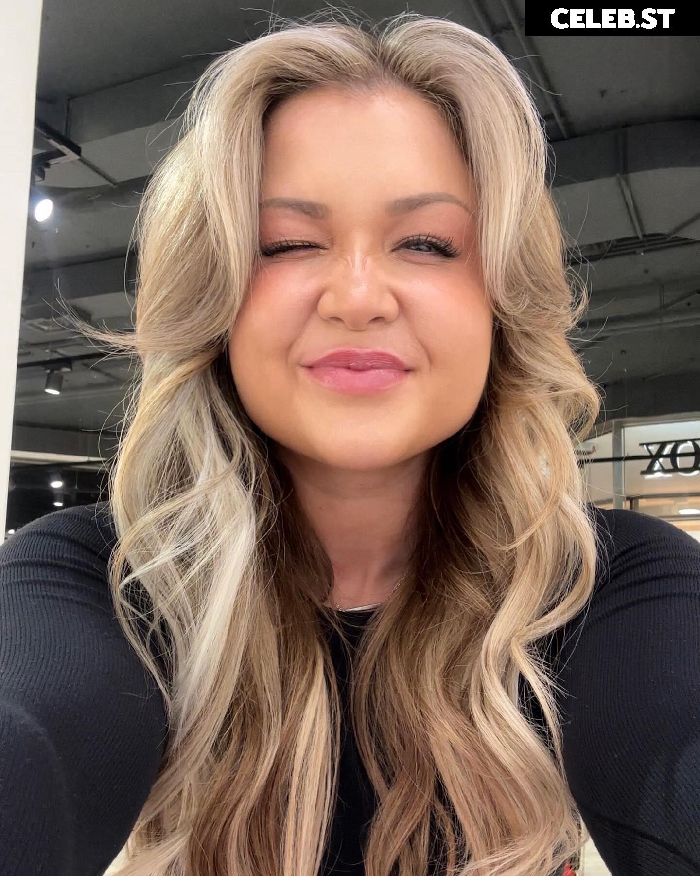 Sophia Thiel Image 654962