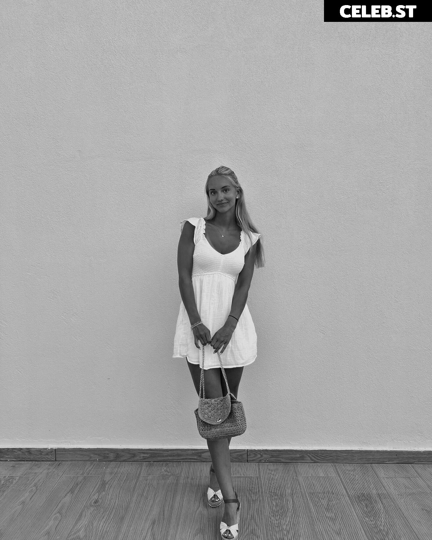 Zarah Ellen Image 653564