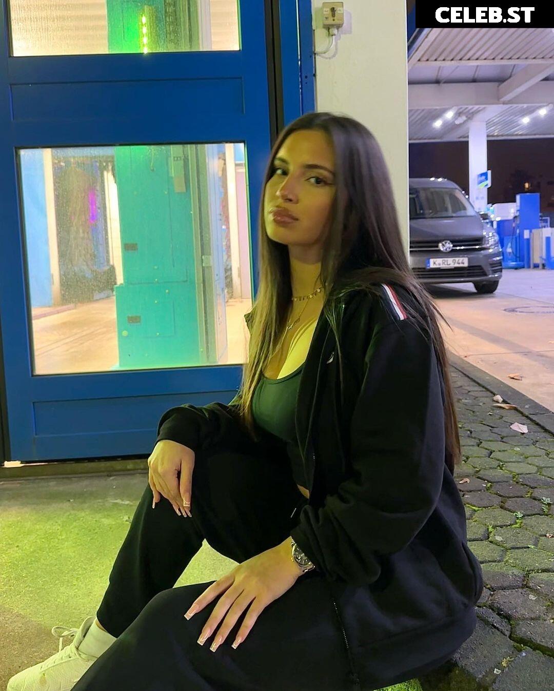 Alisa Cayenne Image 653509