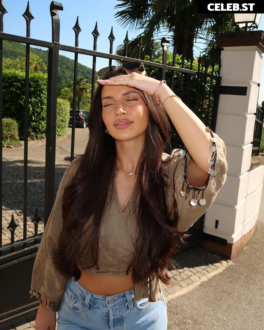 Alisa Cayenne Image 653910