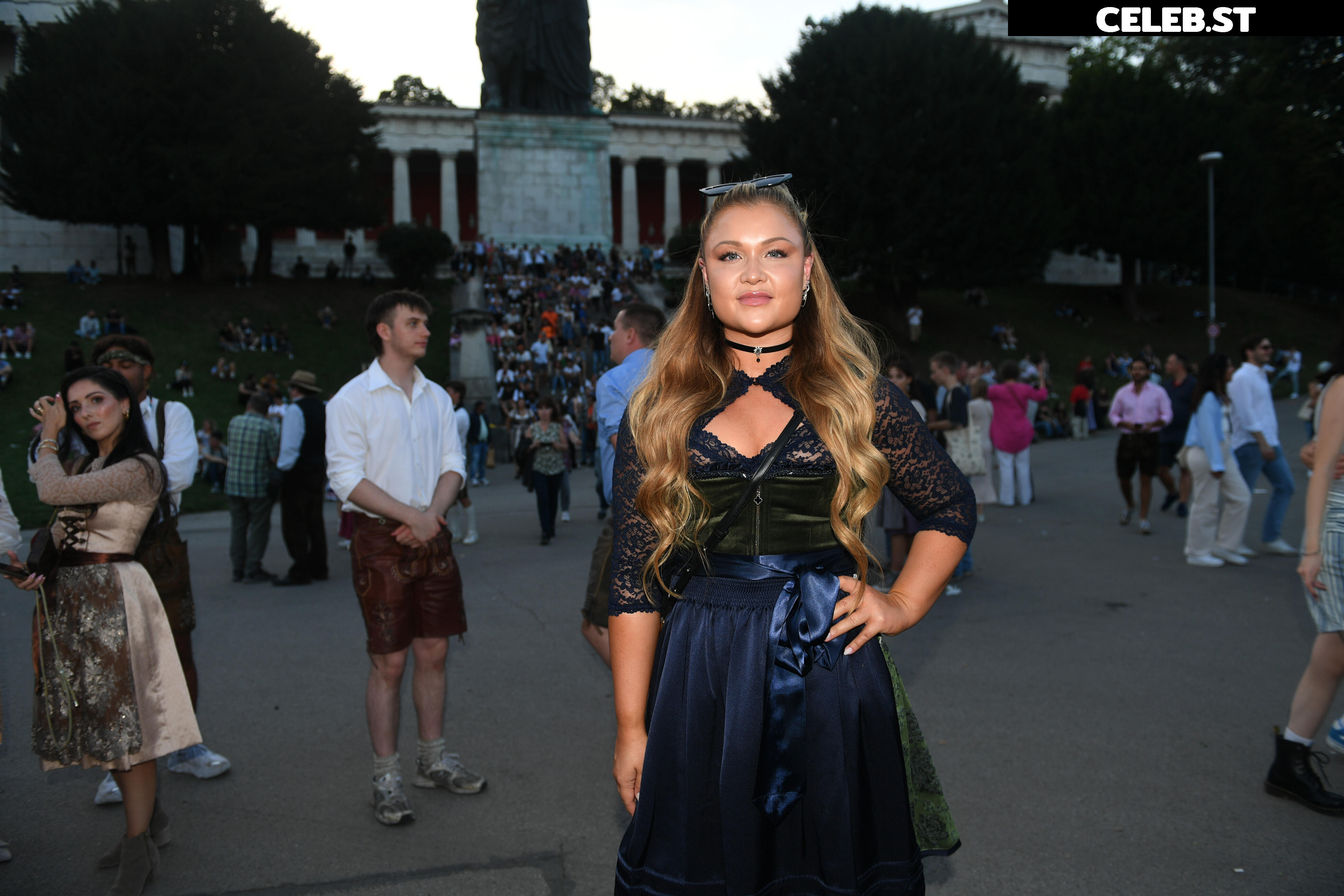 Sophia Thiel Image 653999
