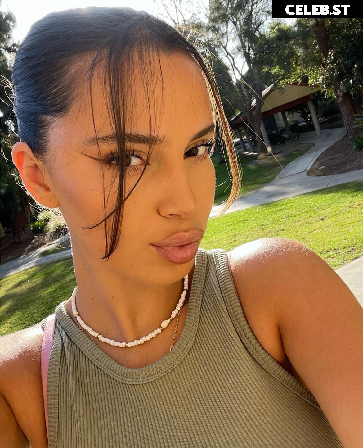 Alisa Cayenne Image 652924