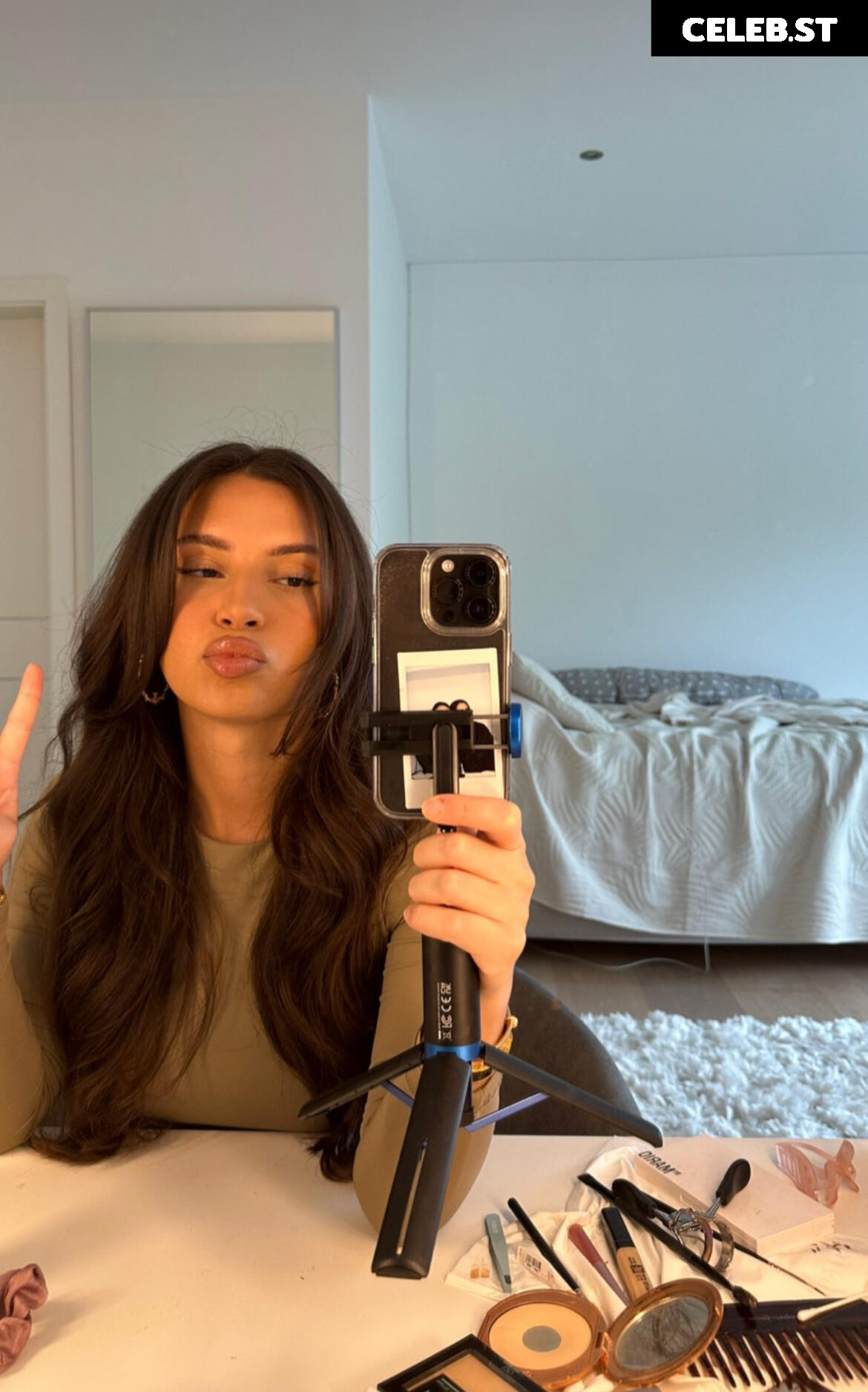 Alisa Cayenne Image 652833