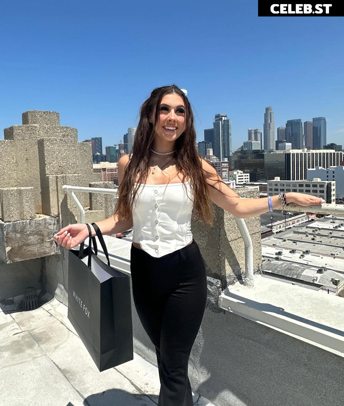 Gibson Sisters Image 667475