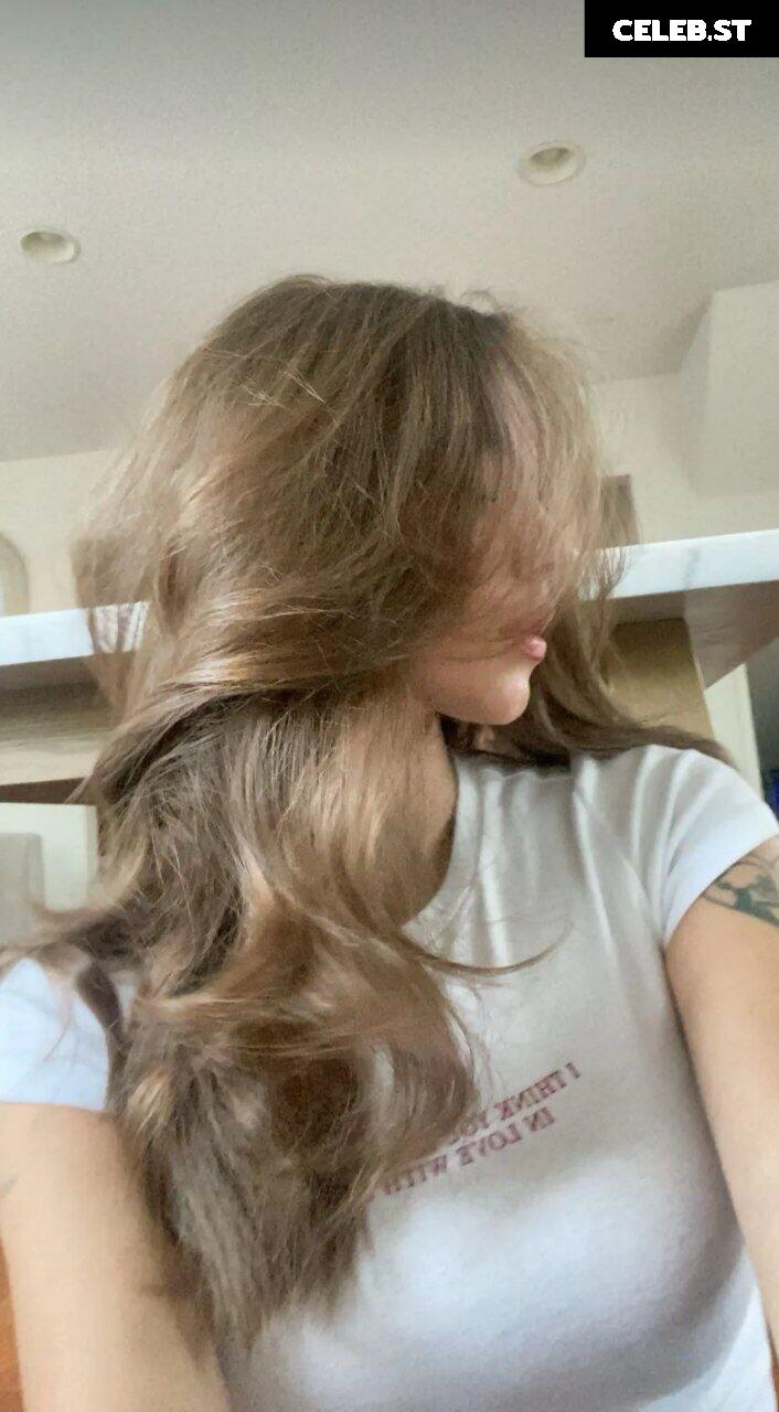 Eva Cudmore Image 666951