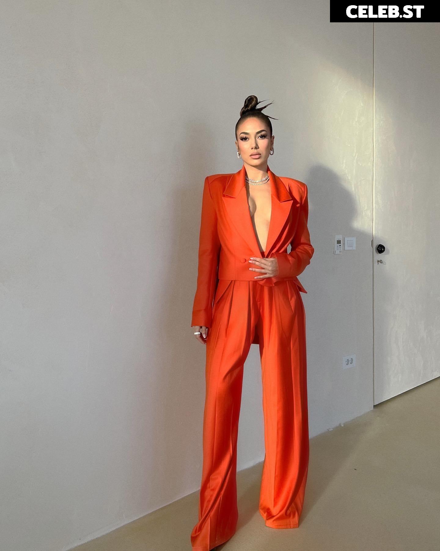 Elvana gjata Image 665150