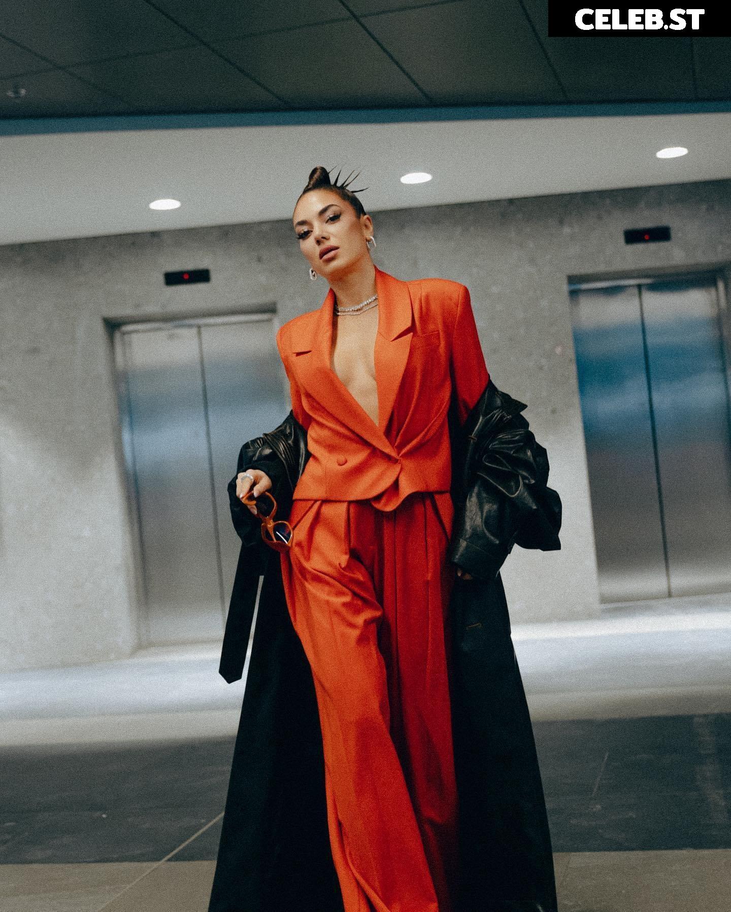 Elvana gjata Image 665201