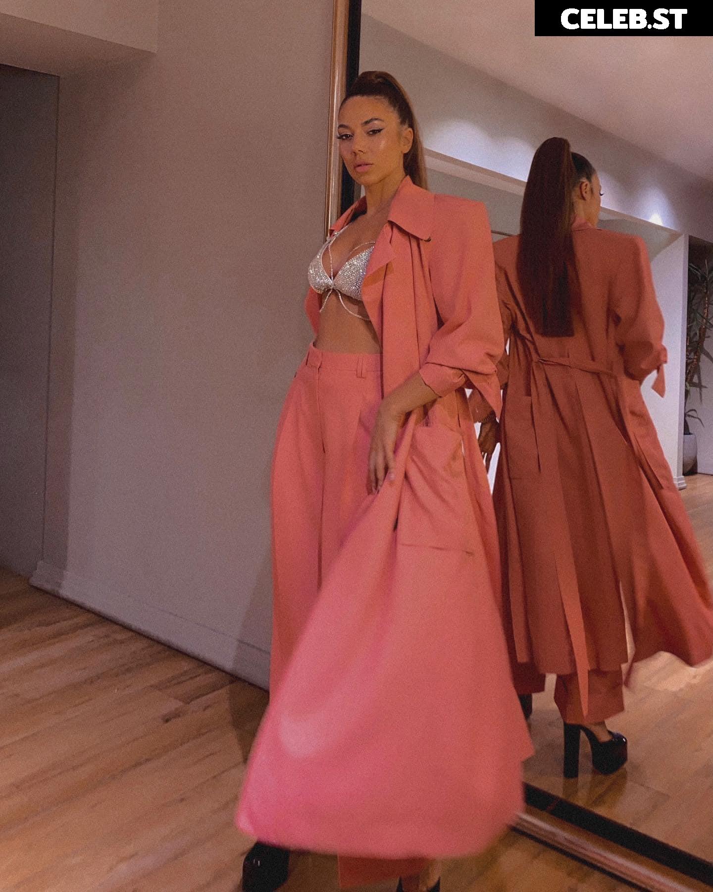 Elvana gjata Image 661294