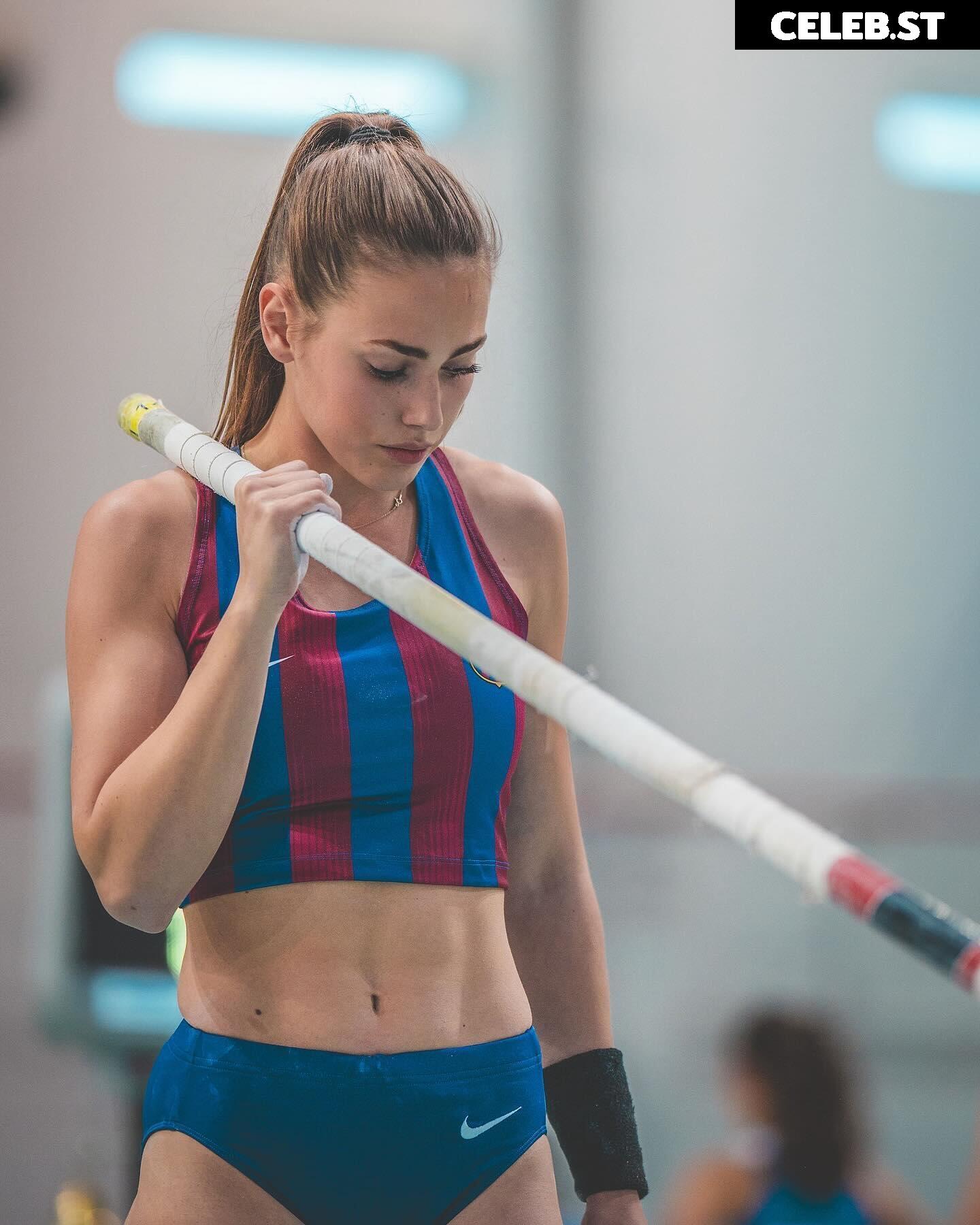 Clara Fernández Image 679604