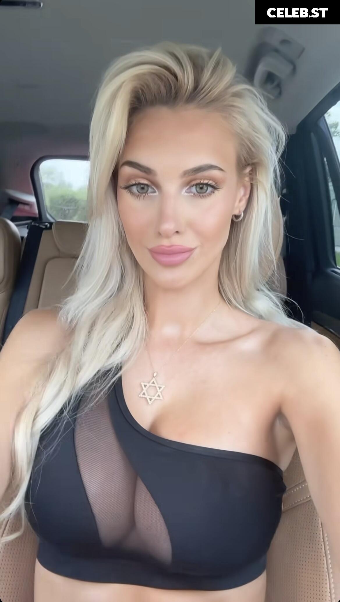 Veronika Rajek Image 679778