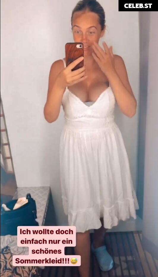 Sexy Julia Image 677649