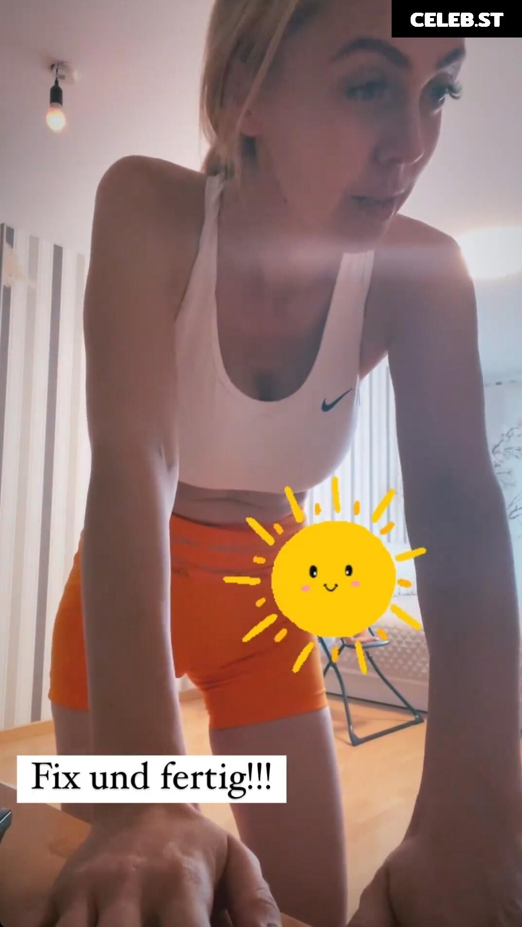 Sexy Julia Image 677719