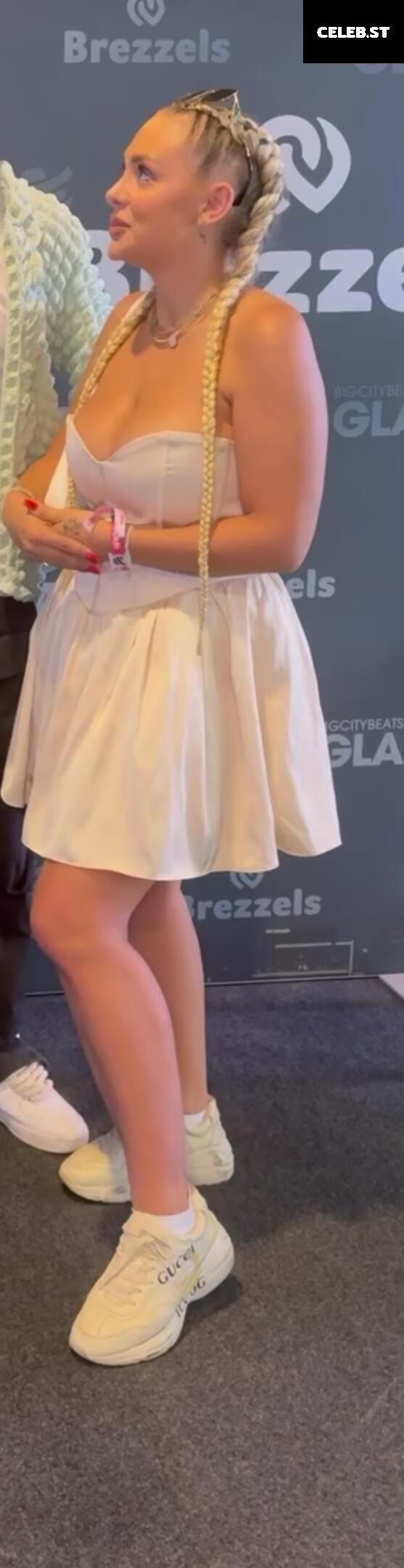 Michelle Daniaux Image 677830