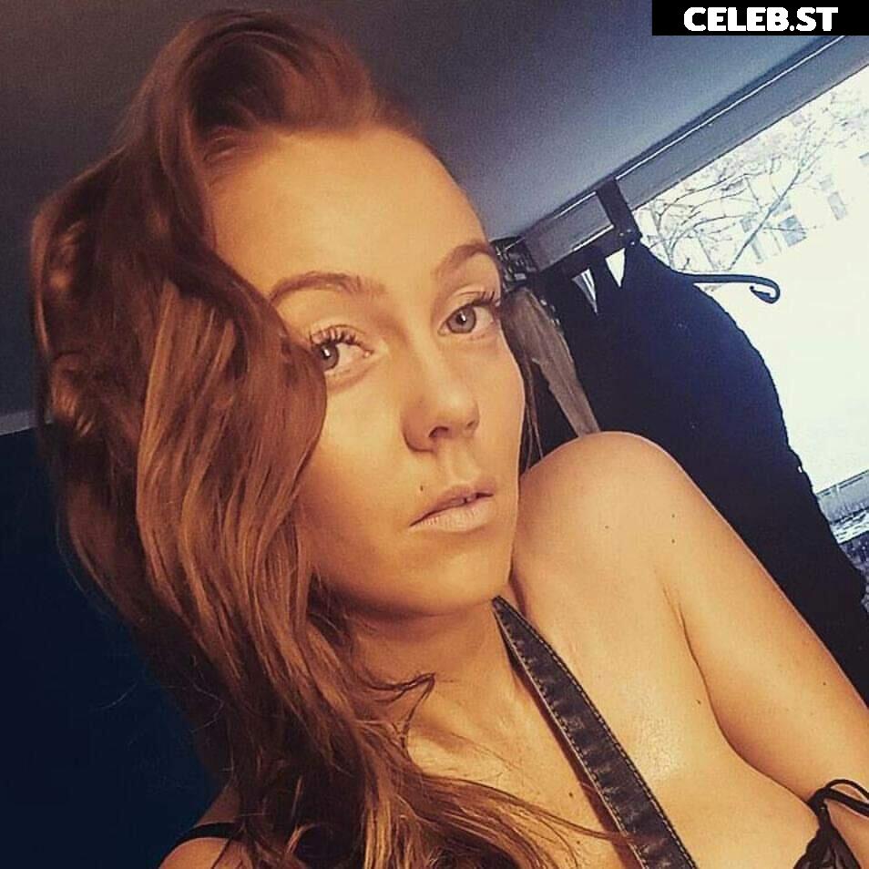 Sexy Julia Image 676099