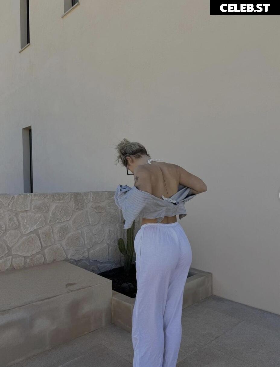 Emma Fischer Image 674417