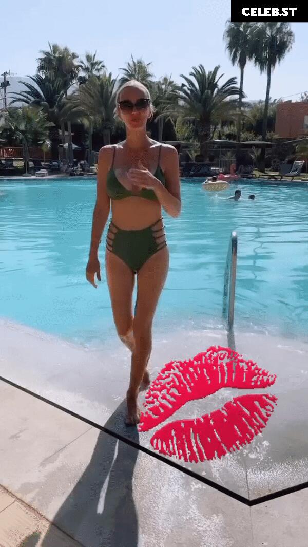 Sexy Julia Image 673374