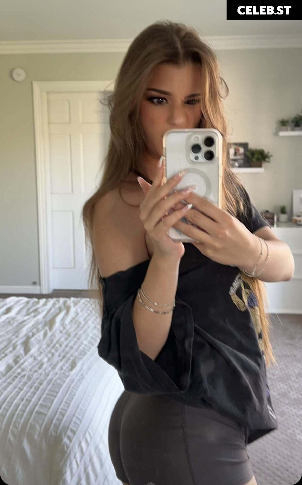 Brooke Monk Image 673033