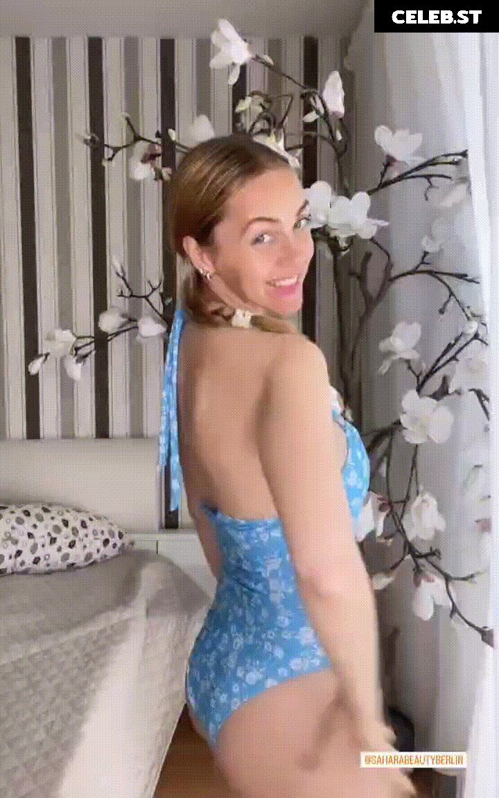 Sexy Julia Image 673927