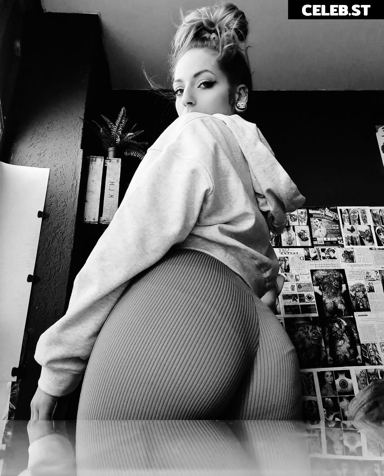 Roxy_Wayne Image 672510