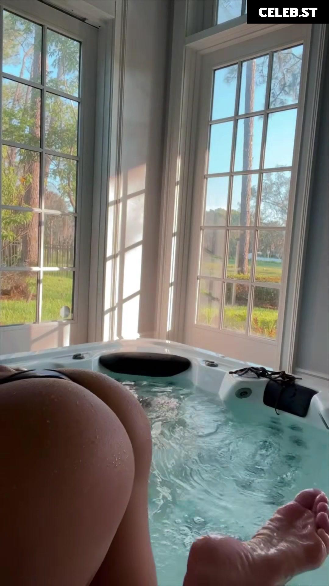 Rachel Cook Image 672408